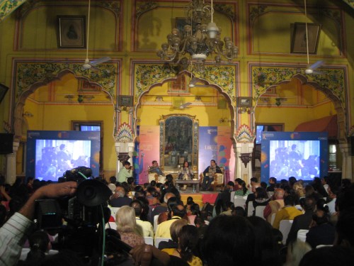 Chetan Bhagat speaking in the Diggi Palace's Durbar Hall  