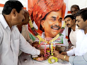 Mourners pay respects to YSR (AFP picture)