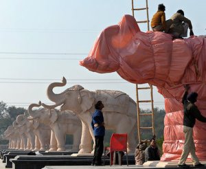 Mayawati elephants being covered - AFP-GettyImages - 1
