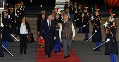 Narendra Modi arrives in Paris