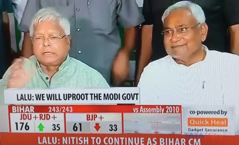 The winners Lalu Yadav (left) and Nitish Kumar 
