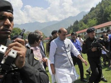 rajnath-singh-kashmir-photo-waseem-andrabiht